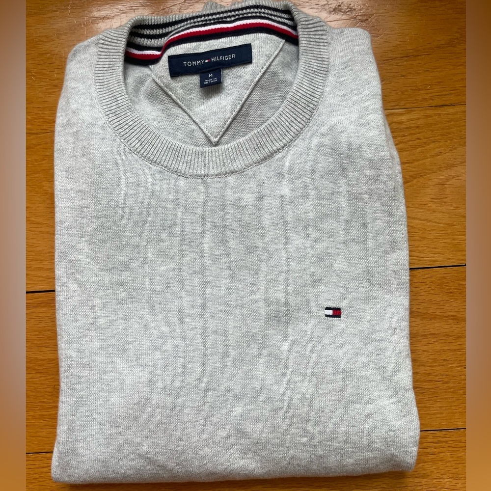 Tommy Hilfiger Men's Light Gray Crewneck Sweater